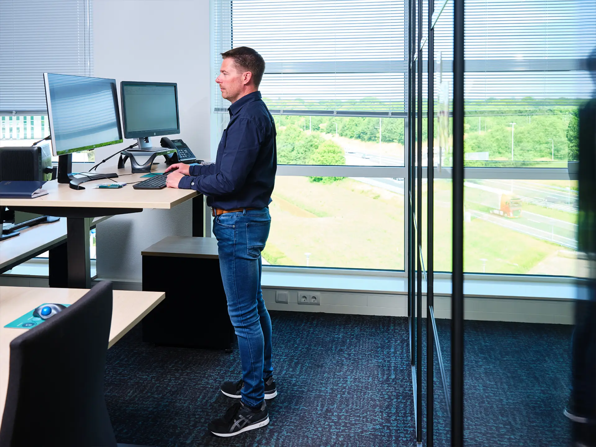 Sfeerfoto medewerker aan het werk Kolibrie